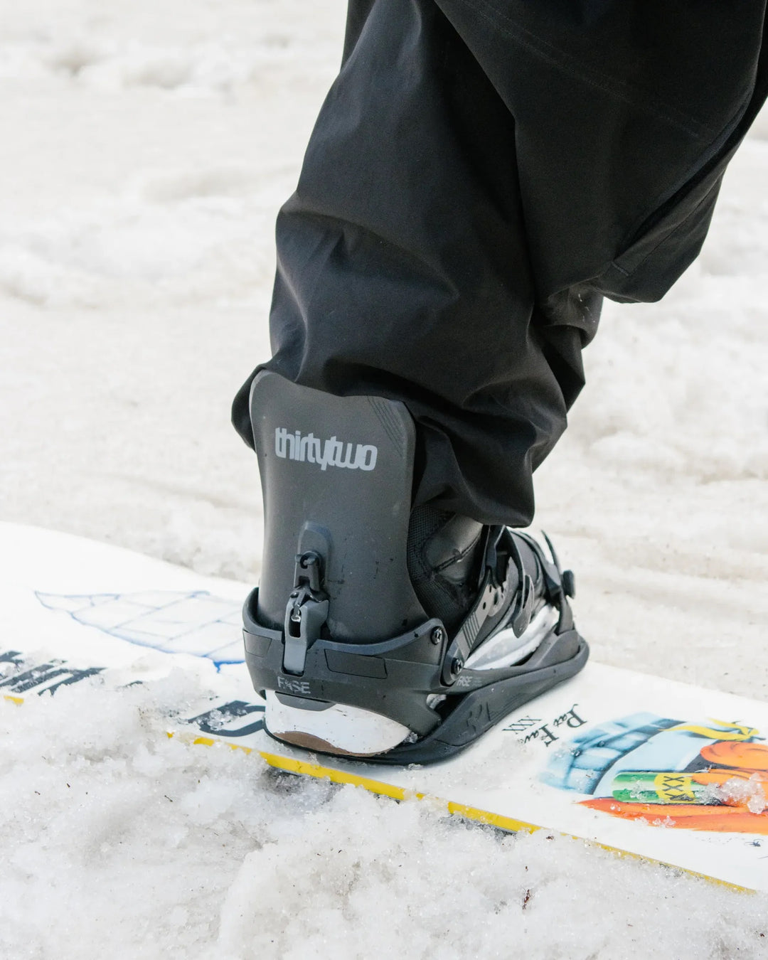 ThirtyTwo Basin FASE Black - Uniseksowe wiązania snowboardowe